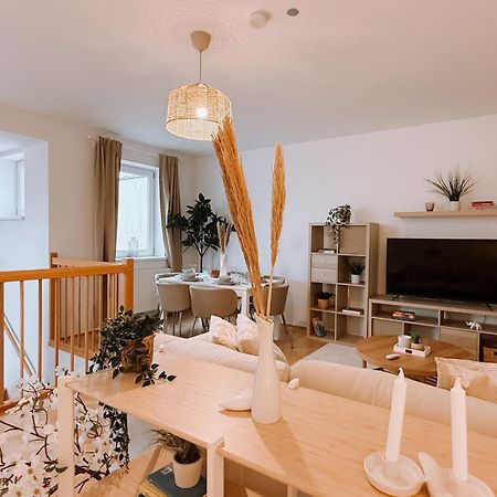 90Qm, 3 Bedrooms, Near Schoenbrunn, Balcony - Axara Housing Vienna Esterno foto