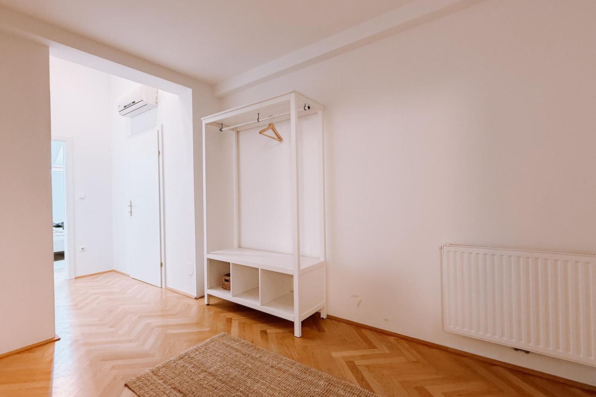 90Qm, 3 Bedrooms, Near Schoenbrunn, Balcony - Axara Housing Vienna Esterno foto
